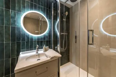 Salle de bains dans l'établissement All in Lyon | Le Petit Gone – Cosy & calme