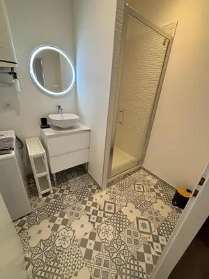 Salle de bains dans l'établissement Superbe T2, rénové, calme