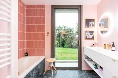 Plan de l'établissement Futuriste - Exceptional residence with panoramic view
