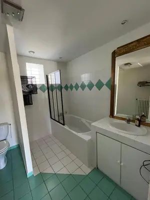 Salle de bains dans l'établissement Saint Cyr
