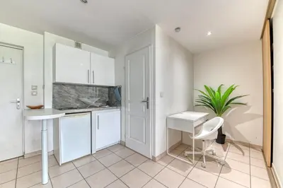 Cuisine ou kitchenette dans l'établissement Apartment - 4P - Villeurbanne