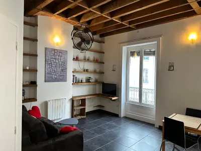 Coin salon dans l'établissement rue Laporte