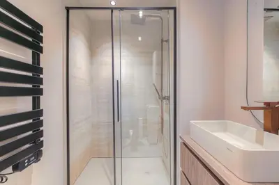 Salle de bains dans l'établissement Studio calme et bien équipé, Saint-Didier