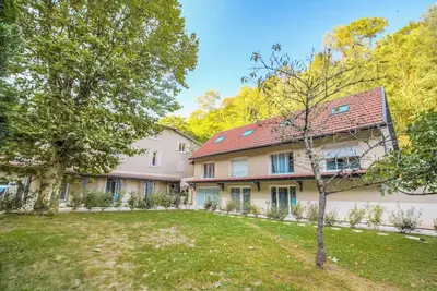 Jardin de l'établissement Charmant appartement en duplex pour 4, St-Didier
