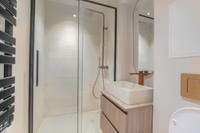 Salle de bains dans l'établissement Studio with sleeping area for 4, Saint-Didier