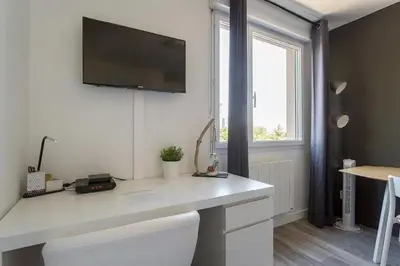 Cuisine ou kitchenette dans l'établissement ONE NIGHT in LYON - UNE NUIT à LYON