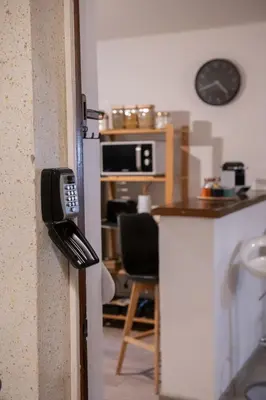 Cuisine ou kitchenette dans l'établissement Écrin de Lumière - Au Sud de Vienne