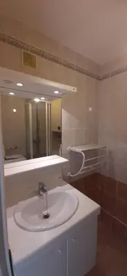 Salle de bains dans l'établissement Vallée de la Saône T3