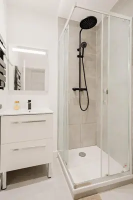 Salle de bains dans l'établissement L'Essentiel Raffiné Proche Transports