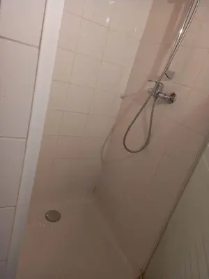 Salle de bains dans l'établissement Le Petit Turbil