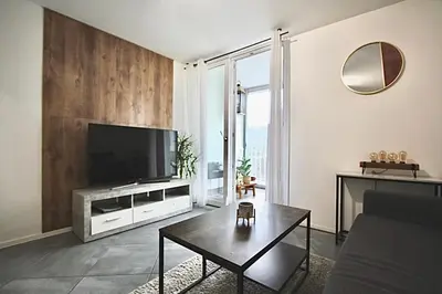 Télévision ou salle de divertissement dans l'établissement Pied-à-terre - Apartment 75m2 - free parking