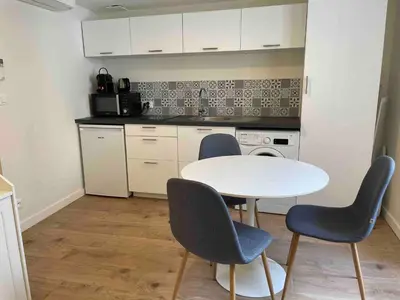 Cuisine ou kitchenette dans l'établissement Le Minimaliste, Appartement Hyper Centre Climatisé