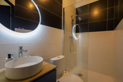 Salle de bains dans l'établissement Mi Amore- Gîte 3 suites près de Lyon, parking free