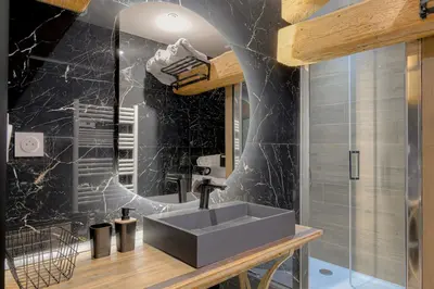 Salle de bains dans l'établissement L'élégance aux Ponts Tarrets