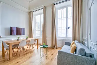 Coin salon dans l'établissement 21Royale