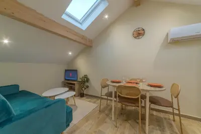 Télévision ou salle de divertissement dans l'établissement Pasteur Collection - Cozy & Warm - 4pers