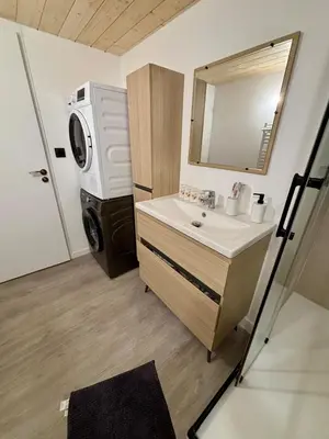 Salle de bains dans l'établissement PartDieu tout neuf, climatisation !