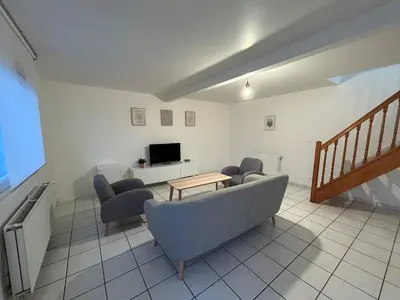 Télévision ou salle de divertissement dans l'établissement Maison de ville - CHU Hôpital Nord