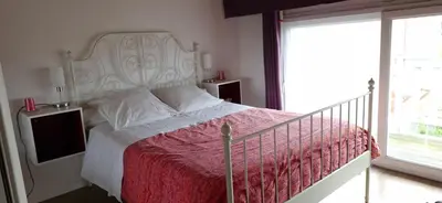 Un ou plusieurs lits dans un hébergement de l'établissement La Roue, logement indépendant, jolie vue