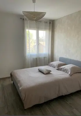 Un ou plusieurs lits dans un hébergement de l'établissement Maison Moderne Saint-Genis-Laval