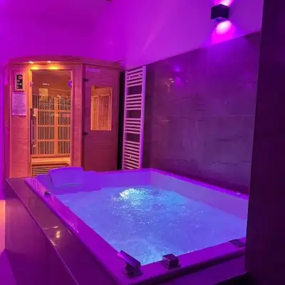 Secret & Jacuzzi