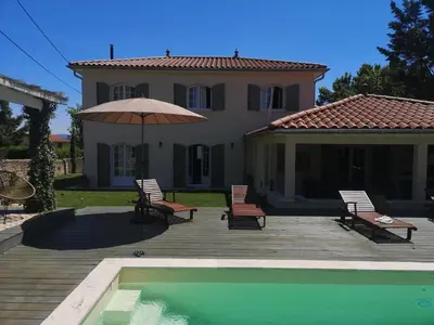 Piscine de l'établissement Villa provençale ou située à proximité