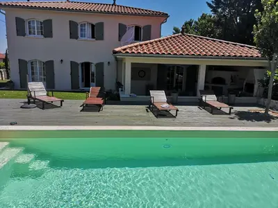 Piscine de l'établissement Villa provençale ou située à proximité