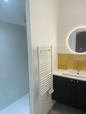 Salle de bains dans l'établissement Les Casas de Sísi