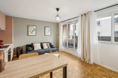 Coin salon dans l'établissement Baraban Apartment for 4 people with Balcony near Part-Dieu