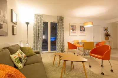Coin salon dans l'établissement Appartement de standing - 4 chambres - Grand Lyon