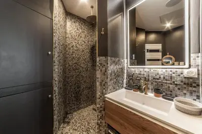 Salle de bains dans l'établissement Le Petit Prince - T3 de Grand Standing au Vieux Lyon - Sauna