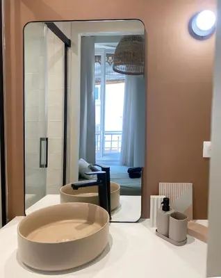 Salle de bains dans l'établissement Appartement hausmannien au coeur du 7e