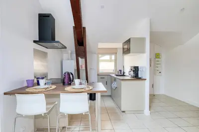 Cuisine ou kitchenette dans l'établissement Le charmant - T3 - Montluel