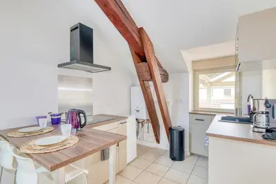 Cuisine ou kitchenette dans l'établissement Le charmant - T3 - Montluel
