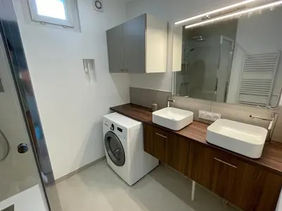 Salle de bains dans l'établissement Logement spacieux et lumineux