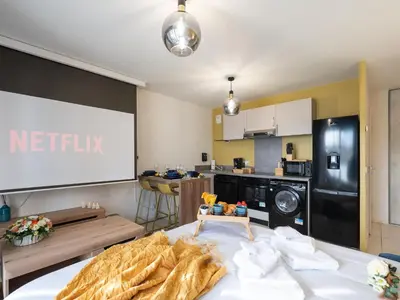 Cuisine ou kitchenette dans l'établissement Au Charme Lyonnais classé 3 etoiles
