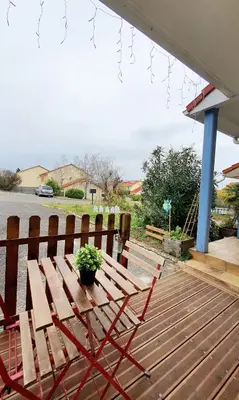 Balcon ou terrasse dans l'établissement T2 Neuf indépendant-8min de Lyon - Parking privé -Terrasse