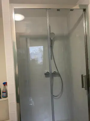 Salle de bains dans l'établissement LES GITES CHEROIS maison familiale 13 personnes