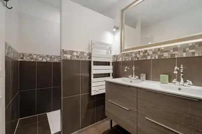 Salle de bains dans l'établissement Superbe T3 avec vue imprenable sur le Rhône