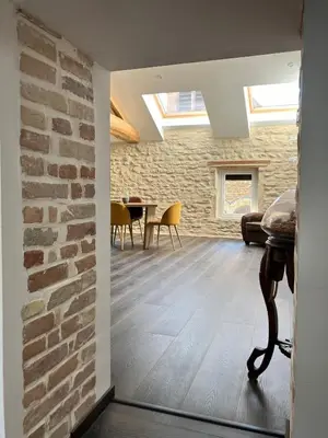Plan de l'établissement Superbe appartement en pierres