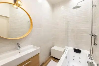 Salle de bains dans l'établissement Escapade de Lyon, Relax & Balnéo Métro Charpennes
