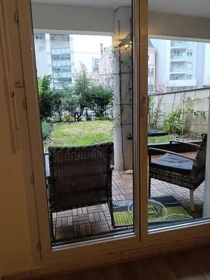 Jardin de l'établissement Appartement avec jardin à coté du métro