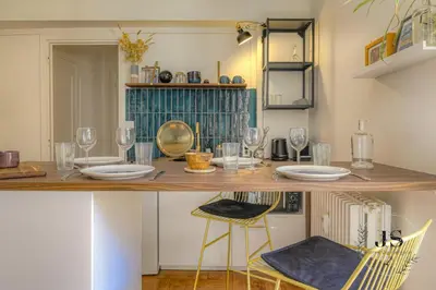 Cuisine ou kitchenette dans l'établissement La Loge du Gardien - T2 Proche Fourvière