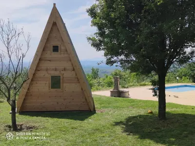 Piscine de l'établissement Tipi en bois tout équipé avec balnéo ou située à proximité