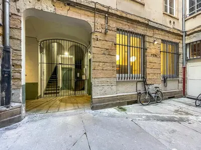 Façade ou entrée de l'établissement Cosy Opéra - Studio avec Balnéo et clim à Lyon