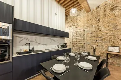 Cuisine ou kitchenette dans l'établissement Opéra Muse | Séjour de luxe avec balnéo et clim
