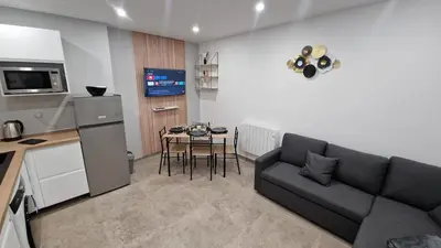 Cuisine ou kitchenette dans l'établissement Beautiful 38 m2 independent 2-room apartment