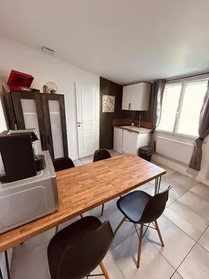 Cuisine ou kitchenette dans l'établissement Cosy lodge