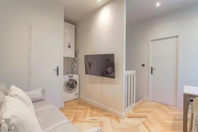 Télévision ou salle de divertissement dans l'établissement Appartement moderne et confortable , Ecully