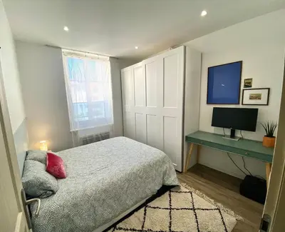 Télévision ou salle de divertissement dans l'établissement Appartement entier Lyon Sans-souci & Monplaisir